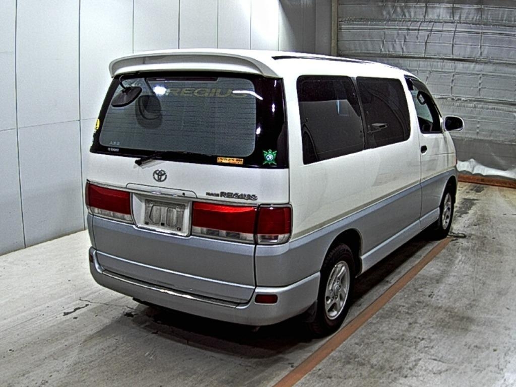 TOYOTA HIACE REGIUS