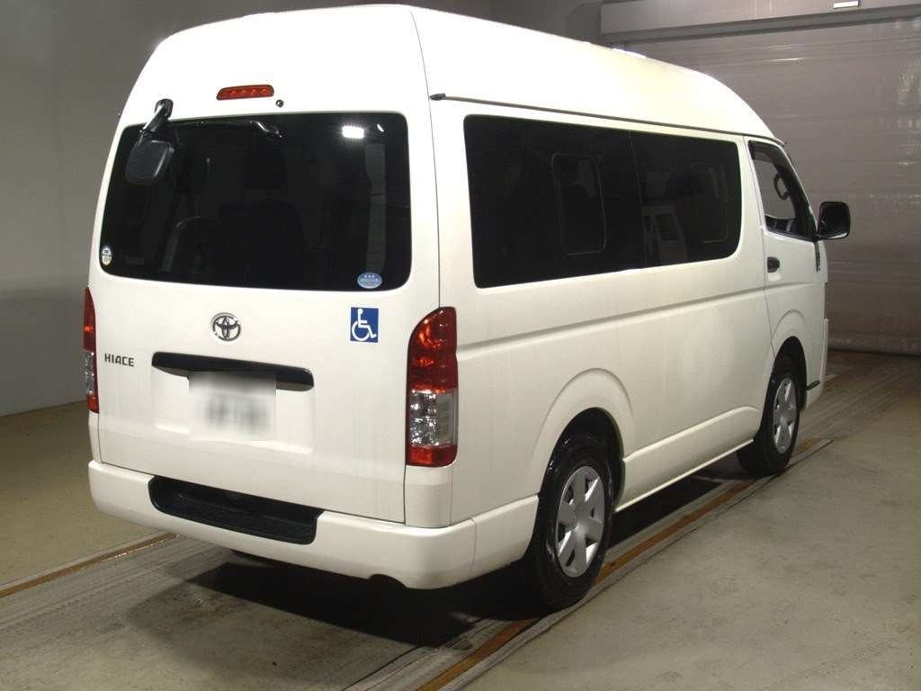TOYOTA REGIUS ACE