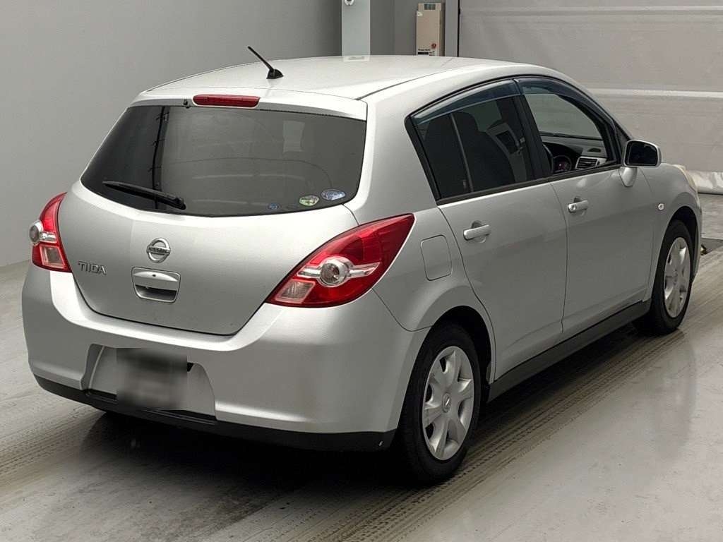 NISSAN TIIDA