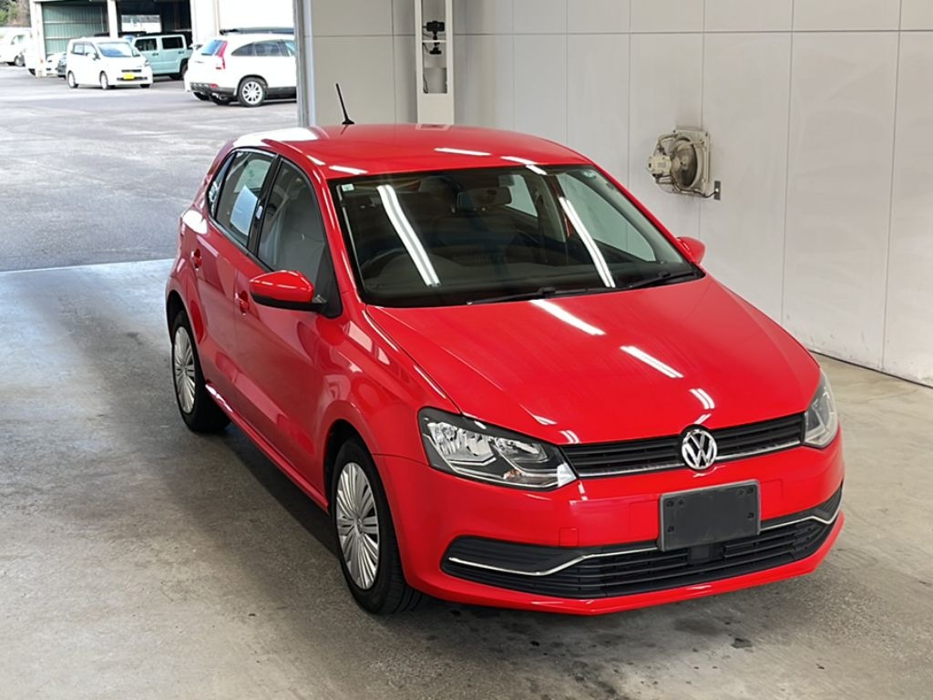 VOLKSWAGEN POLO