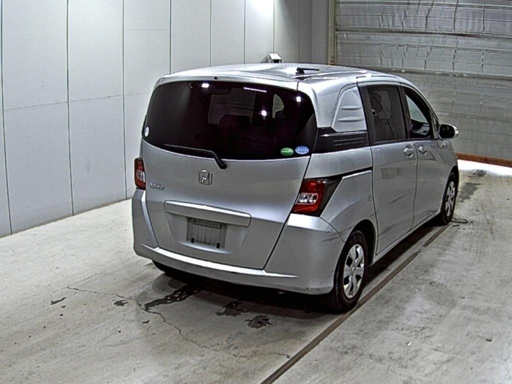 HONDA FREED SPIKE
