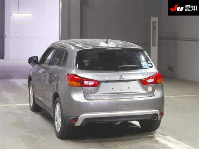 MITSUBISHI RVR