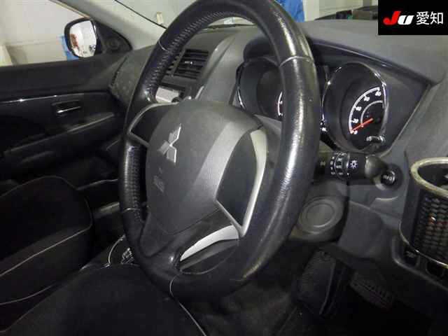 MITSUBISHI RVR