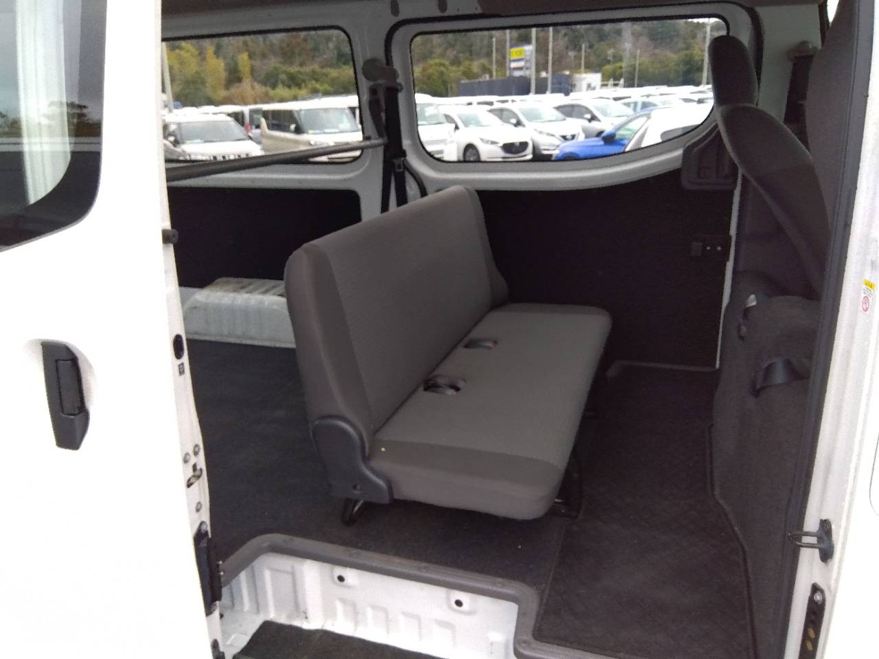 NISSAN NV350 CARAVAN