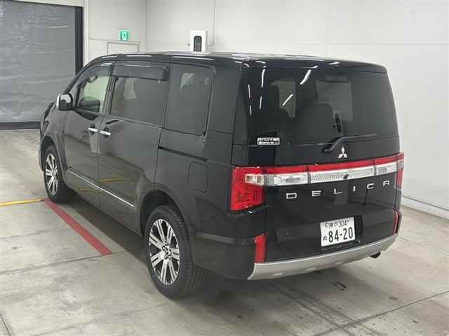 MITSUBISHI DELICA D:5
