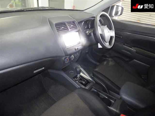 MITSUBISHI RVR