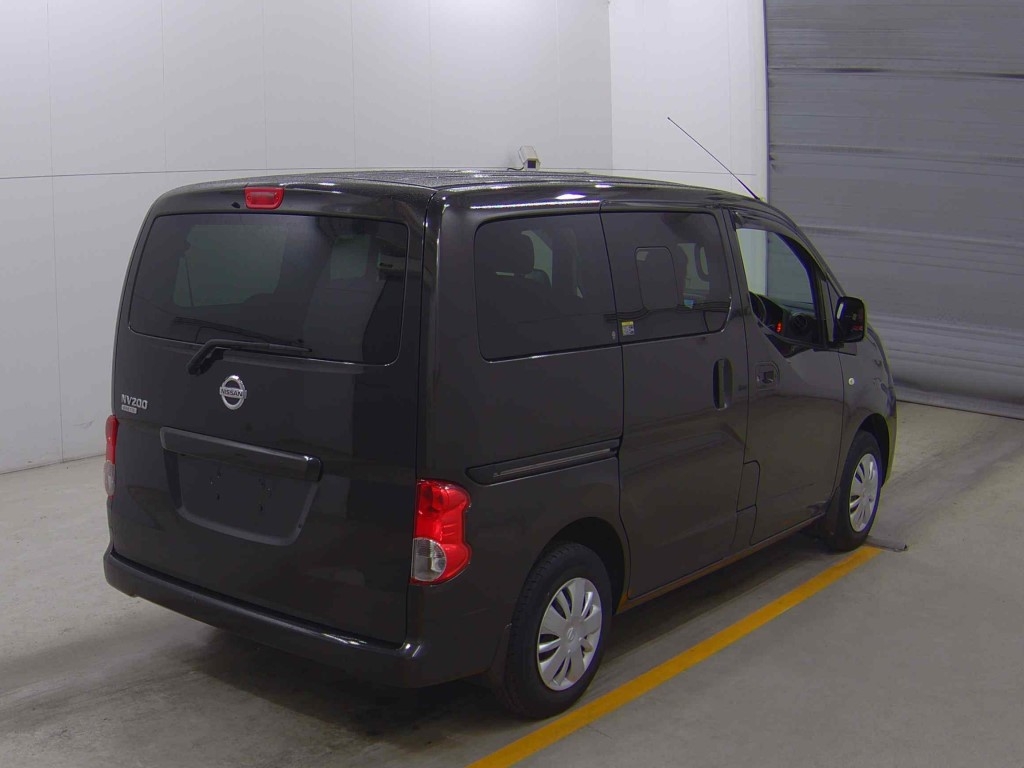 NISSAN NV200