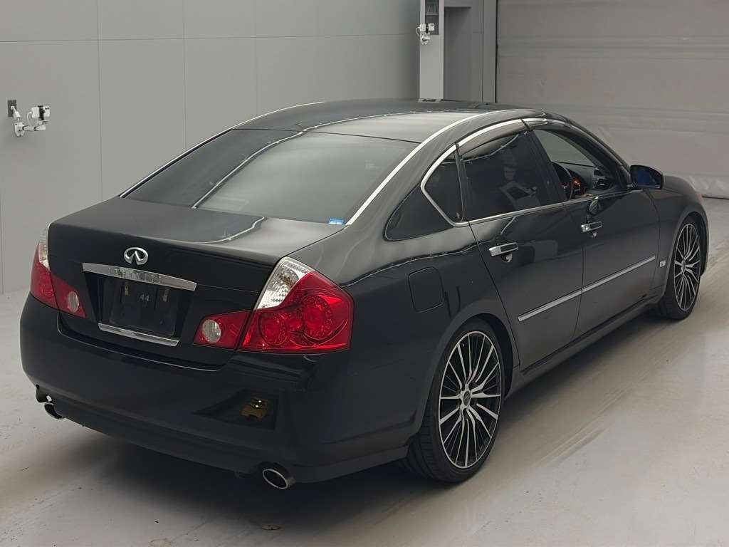 NISSAN FUGA