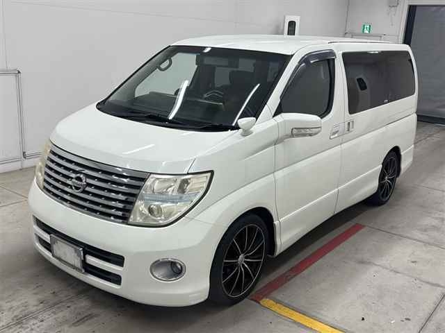 NISSAN ELGRAND