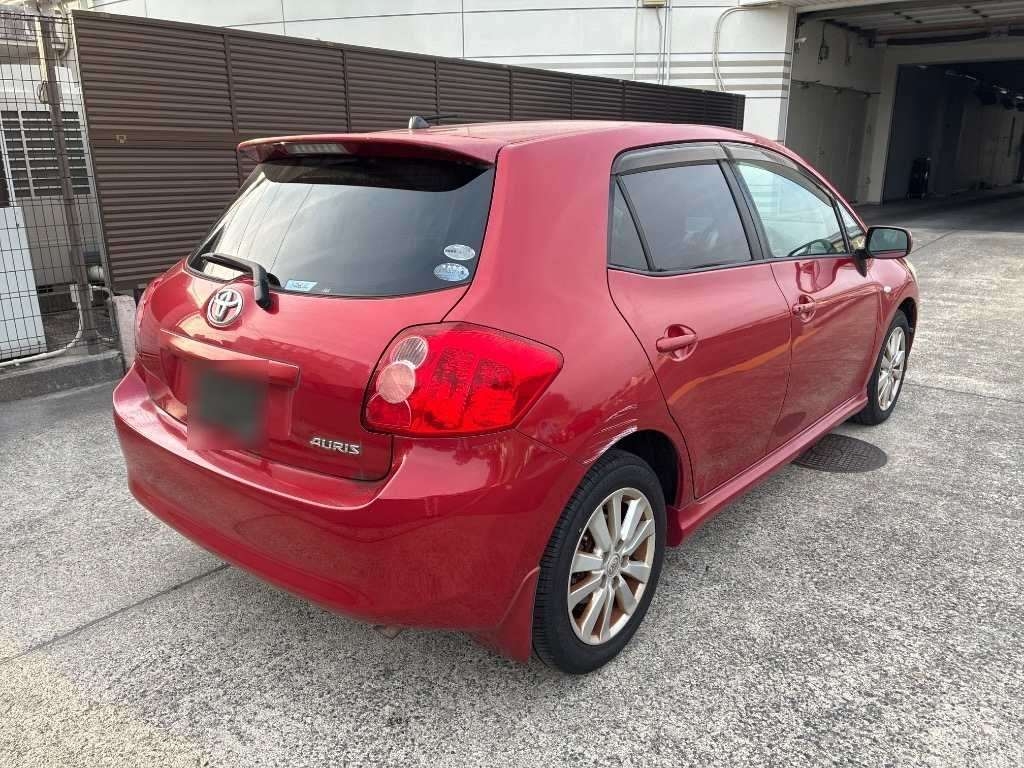 TOYOTA AURIS