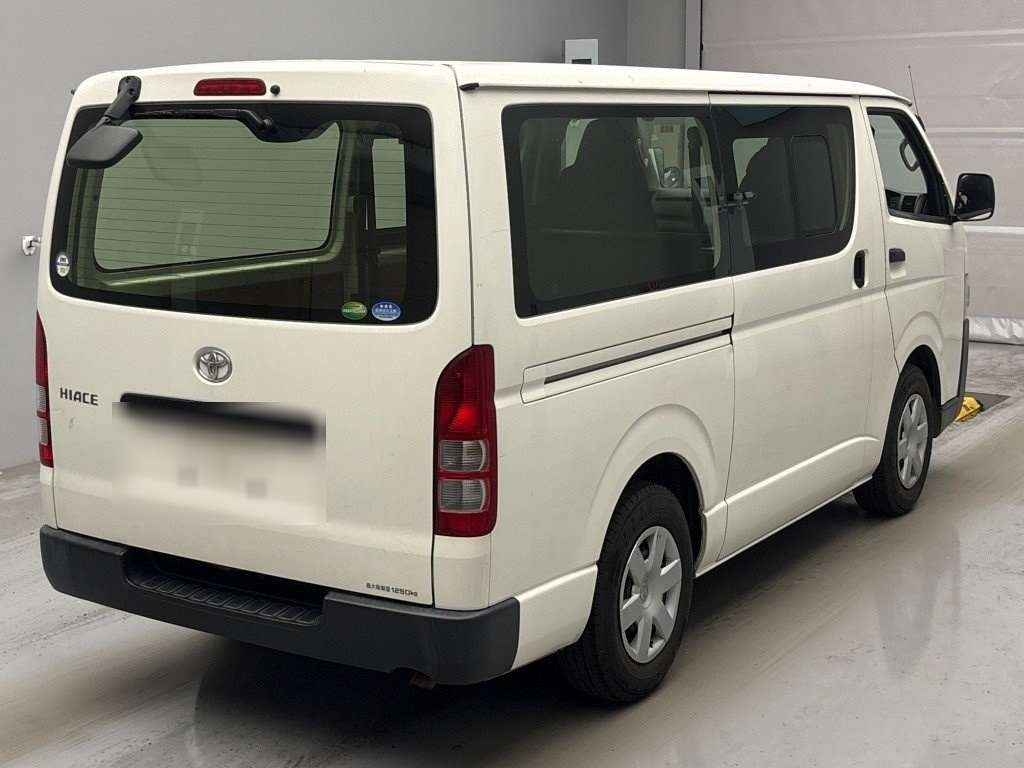 TOYOTA REGIUS ACE