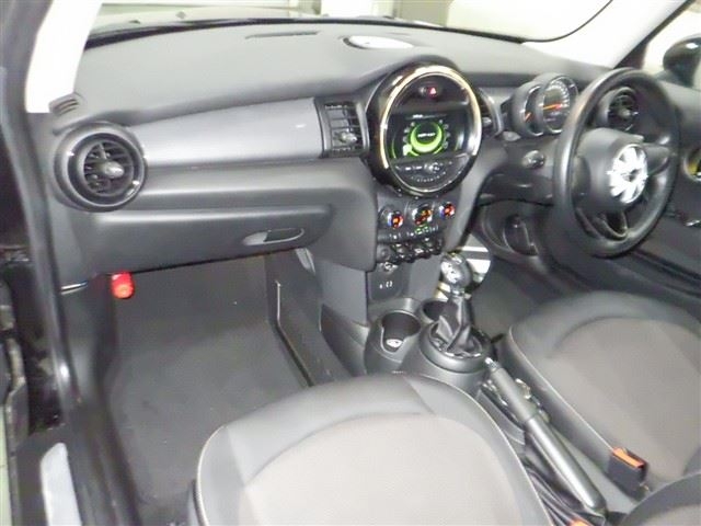 MINI HATCH