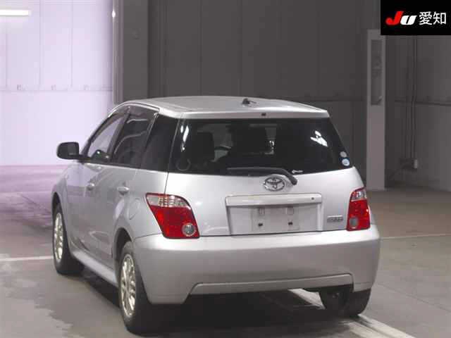 TOYOTA IST
