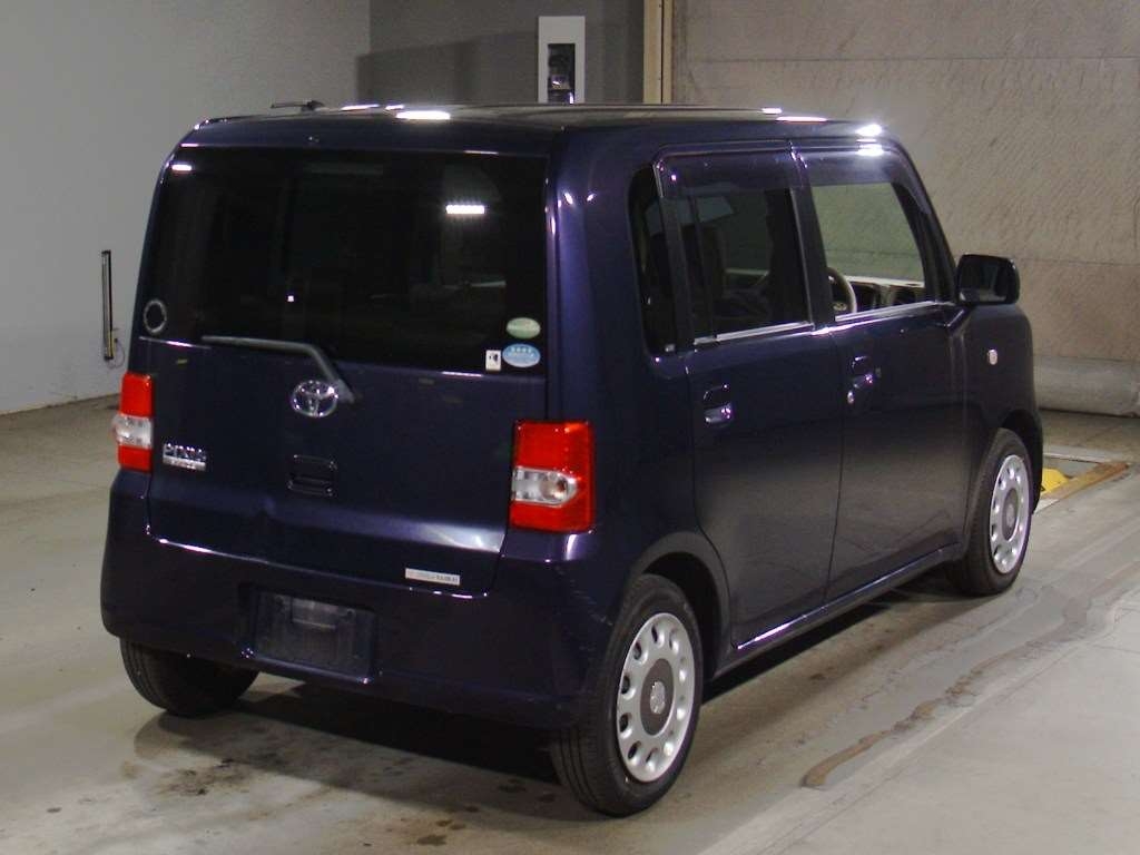 TOYOTA PIXIS SPACE