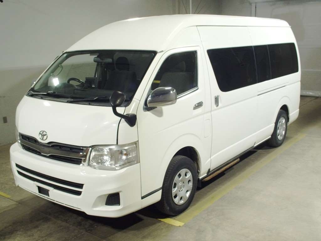 TOYOTA HIACE