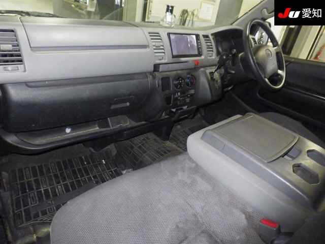 TOYOTA REGIUS ACE