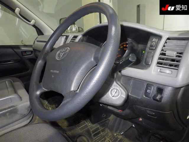 TOYOTA REGIUS ACE