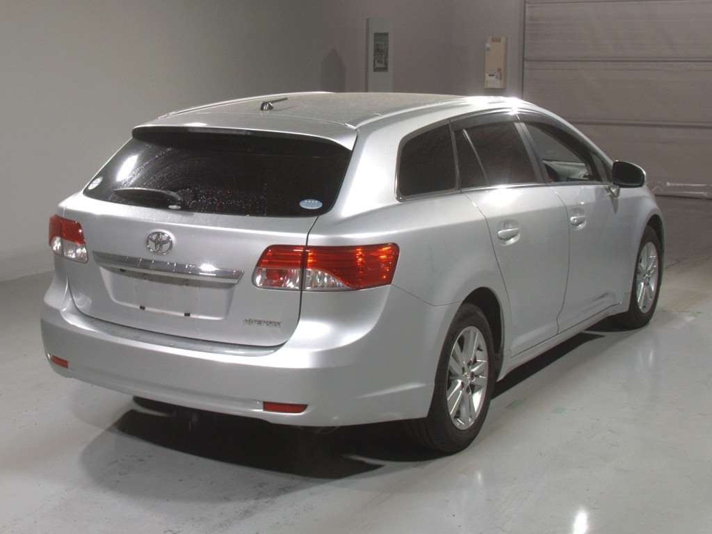 TOYOTA AVENSIS