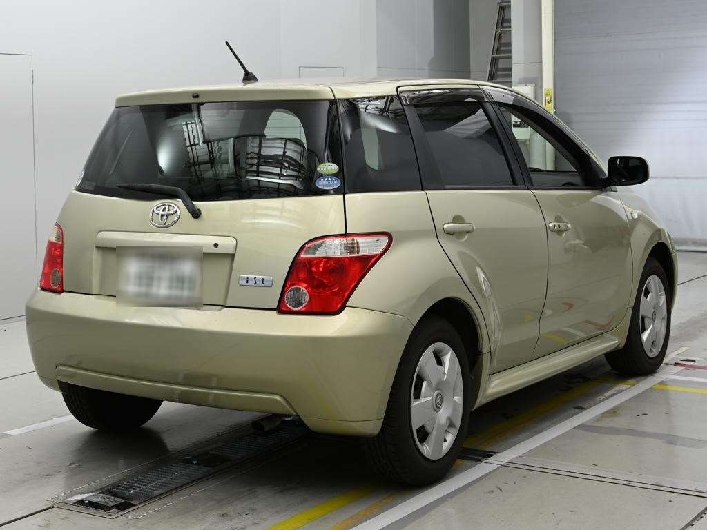 TOYOTA IST