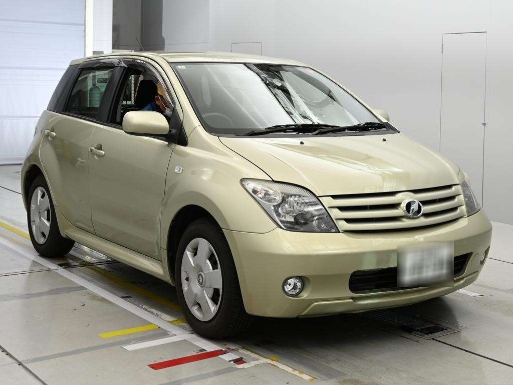 TOYOTA IST
