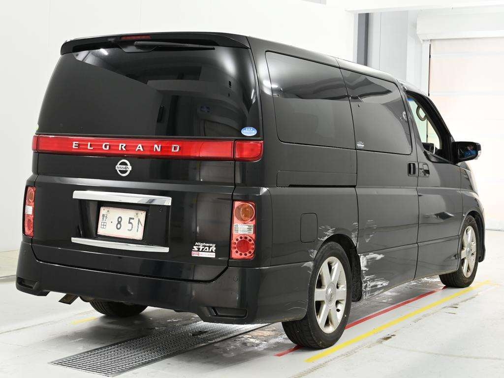 NISSAN ELGRAND