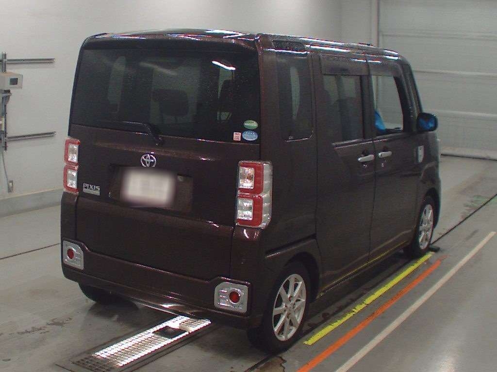 TOYOTA PIXIS MEGA
