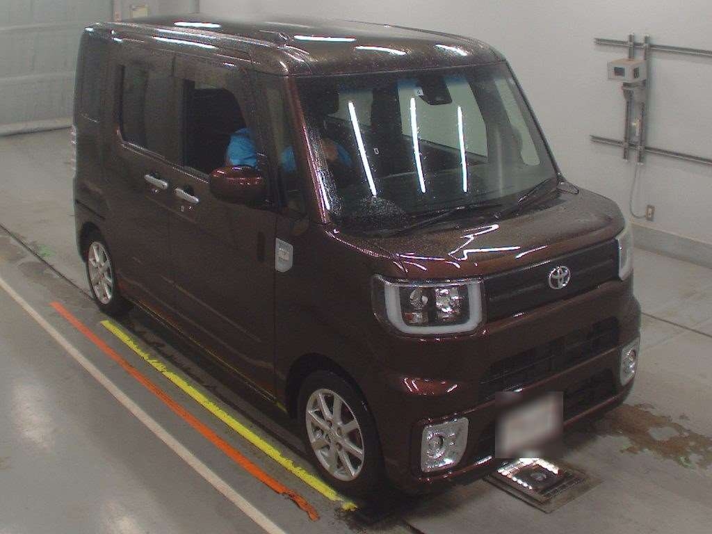 TOYOTA PIXIS MEGA