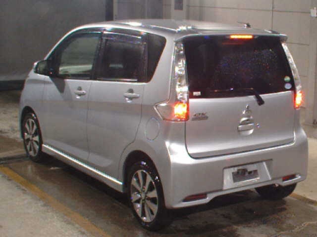 MITSUBISHI EK CUSTOM