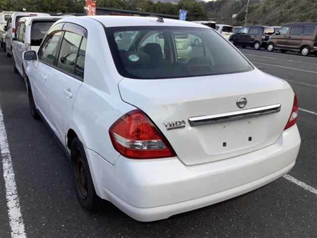 NISSAN TIIDA LATIO