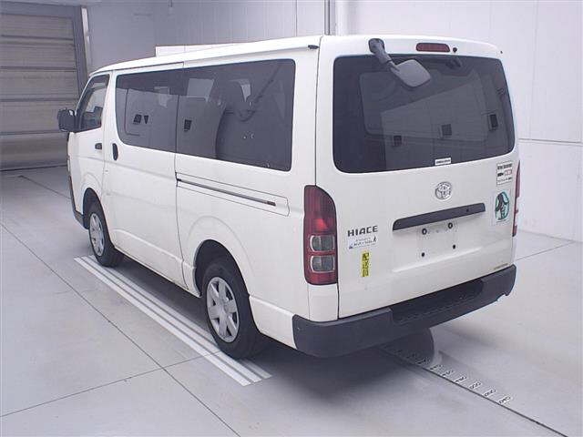 TOYOTA REGIUS ACE