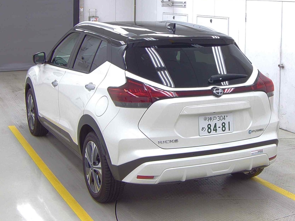 NISSAN KICKS