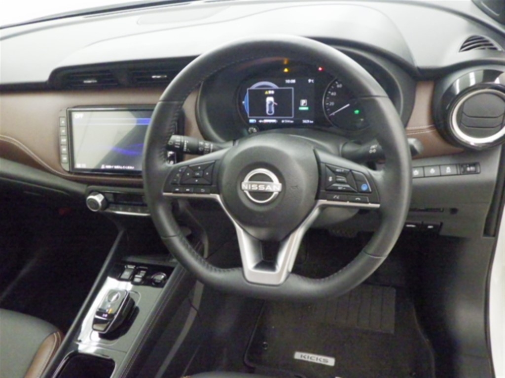 NISSAN KICKS
