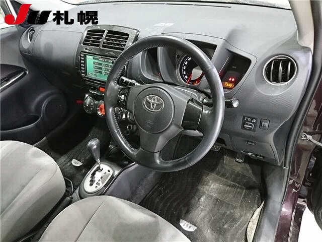 TOYOTA IST