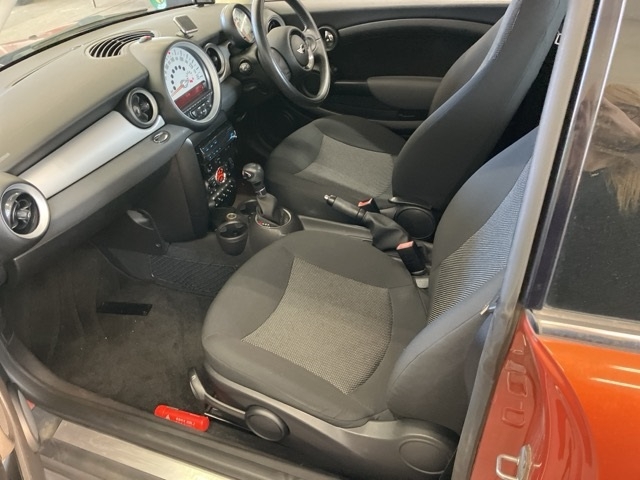 MINI HATCH