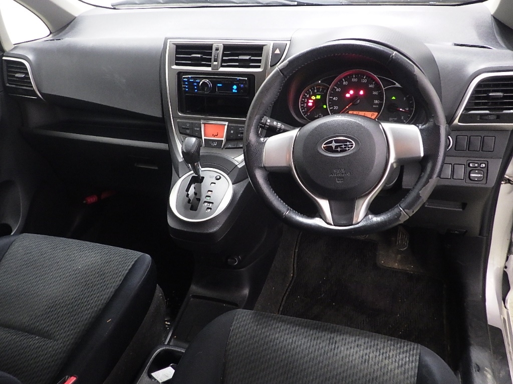 SUBARU TREZIA