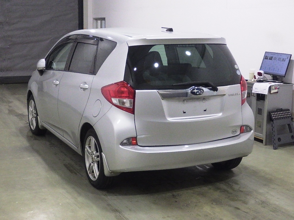 SUBARU TREZIA