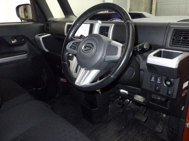 DAIHATSU WAKE