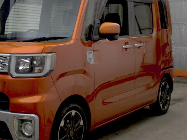 DAIHATSU WAKE