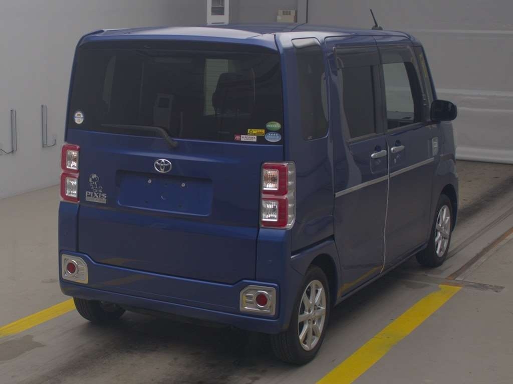 TOYOTA PIXIS MEGA