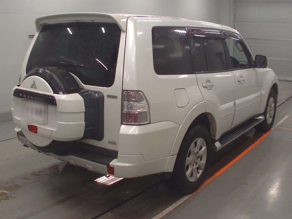 MITSUBISHI PAJERO