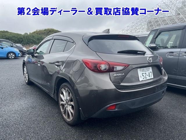 MAZDA AXELA