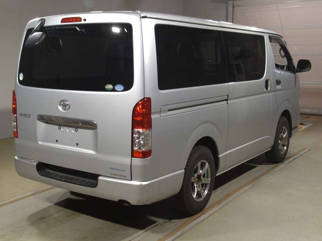 TOYOTA REGIUS ACE