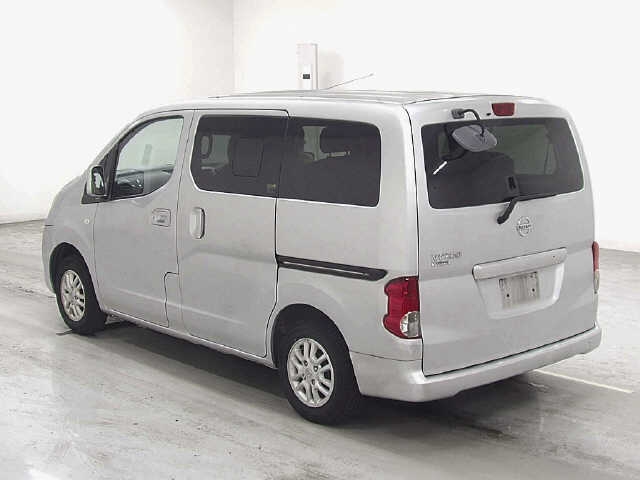 NISSAN NV200