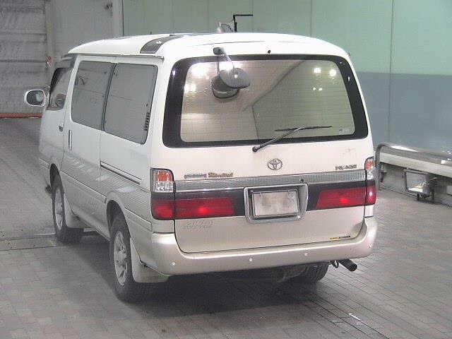 TOYOTA HIACE