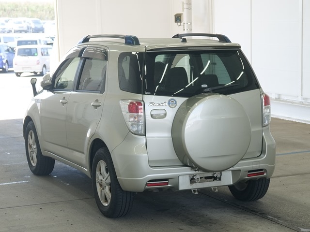 TOYOTA RUSH