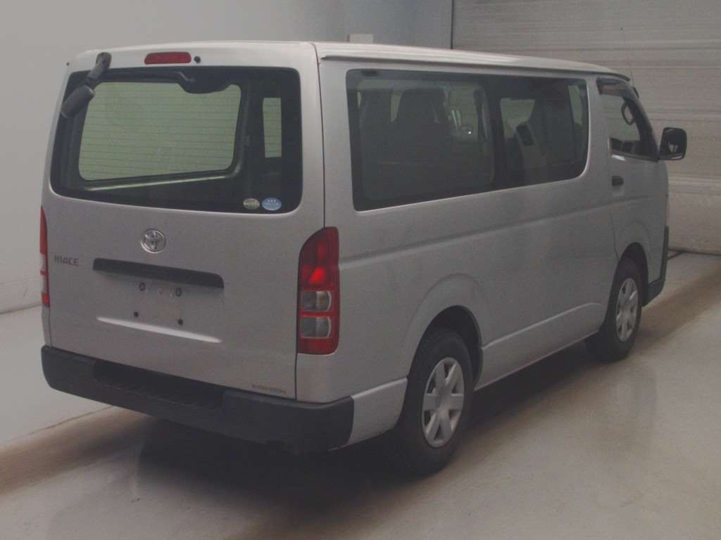 TOYOTA REGIUS ACE
