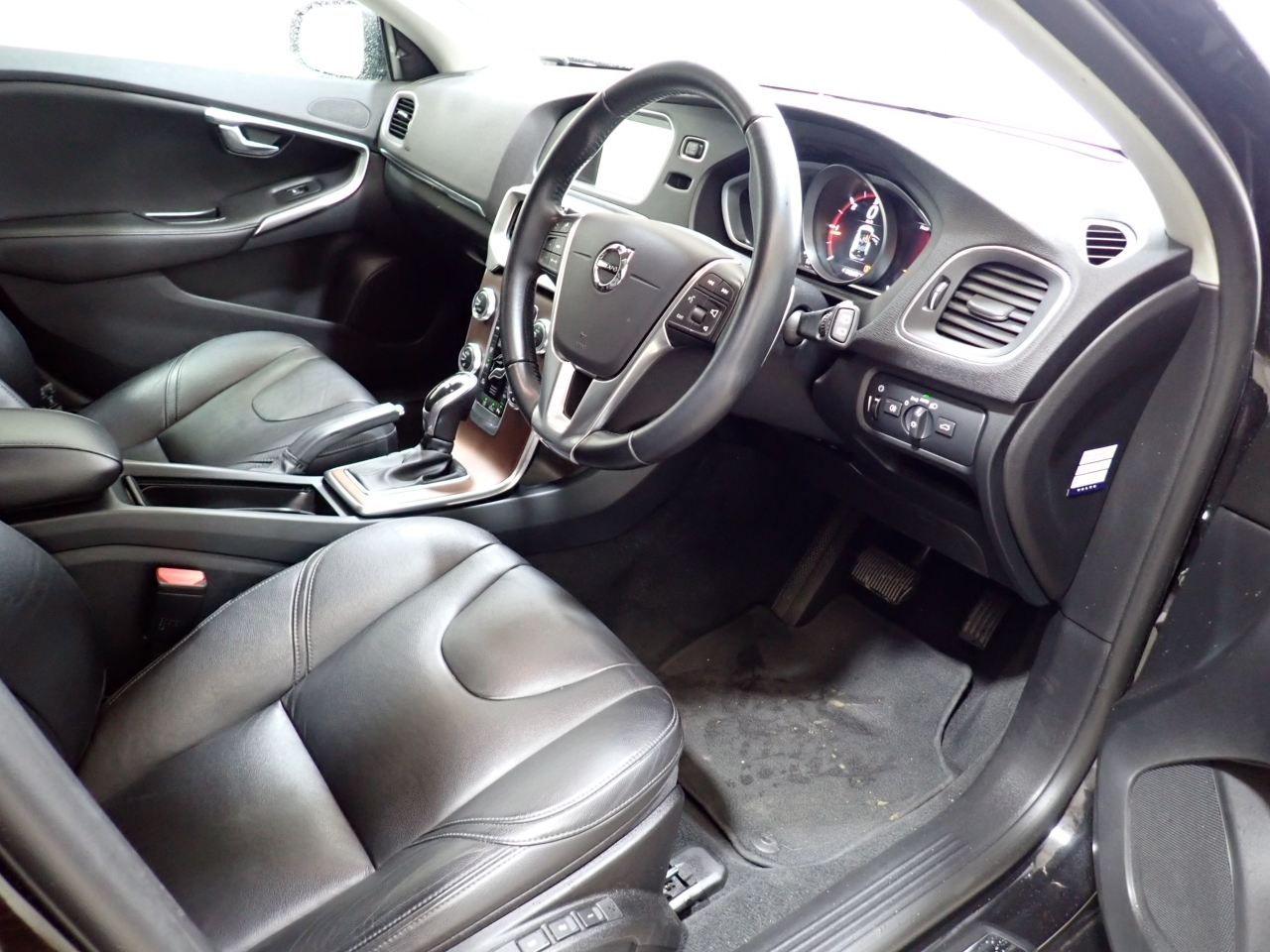 VOLVO V40