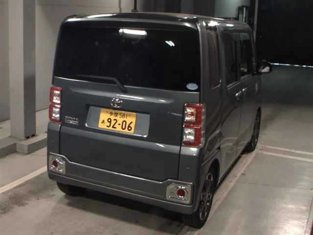 TOYOTA PIXIS MEGA