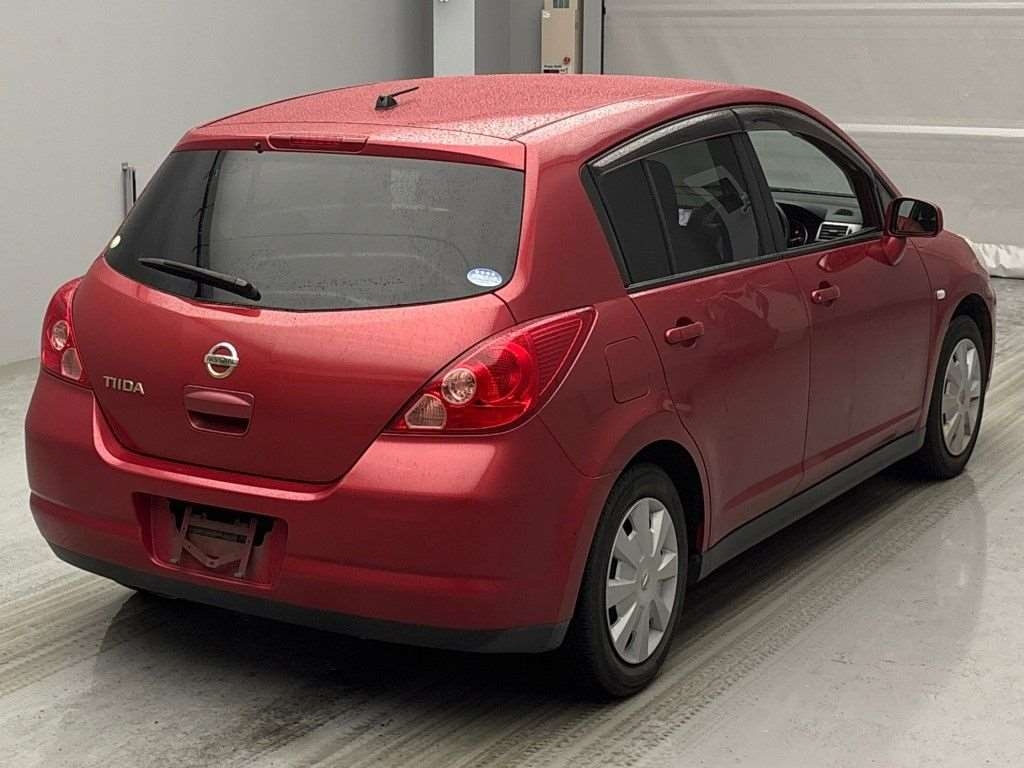 NISSAN TIIDA