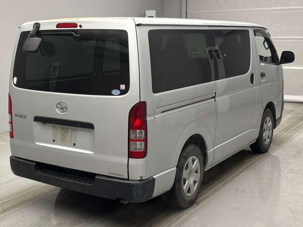 TOYOTA REGIUS ACE